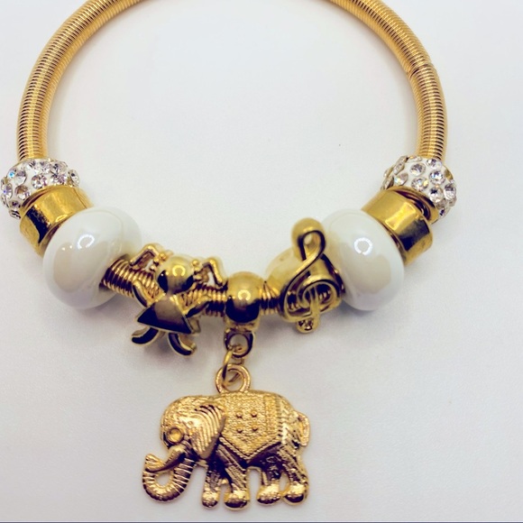 Bracelet Elephant in gold tone. ADORABLE! - Picture 2 of 10